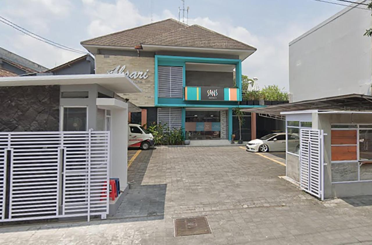 Sans Hotel Absari Yogyakarta Jarakan 외부 사진