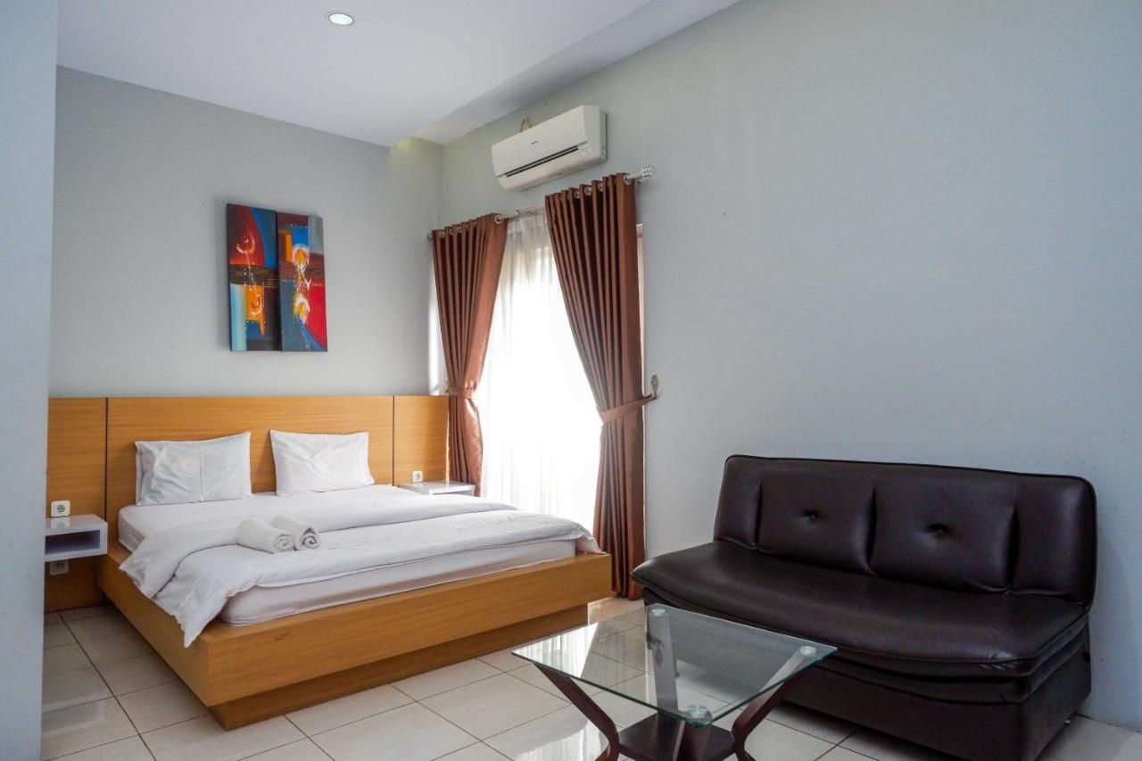 Sans Hotel Absari Yogyakarta Jarakan 외부 사진