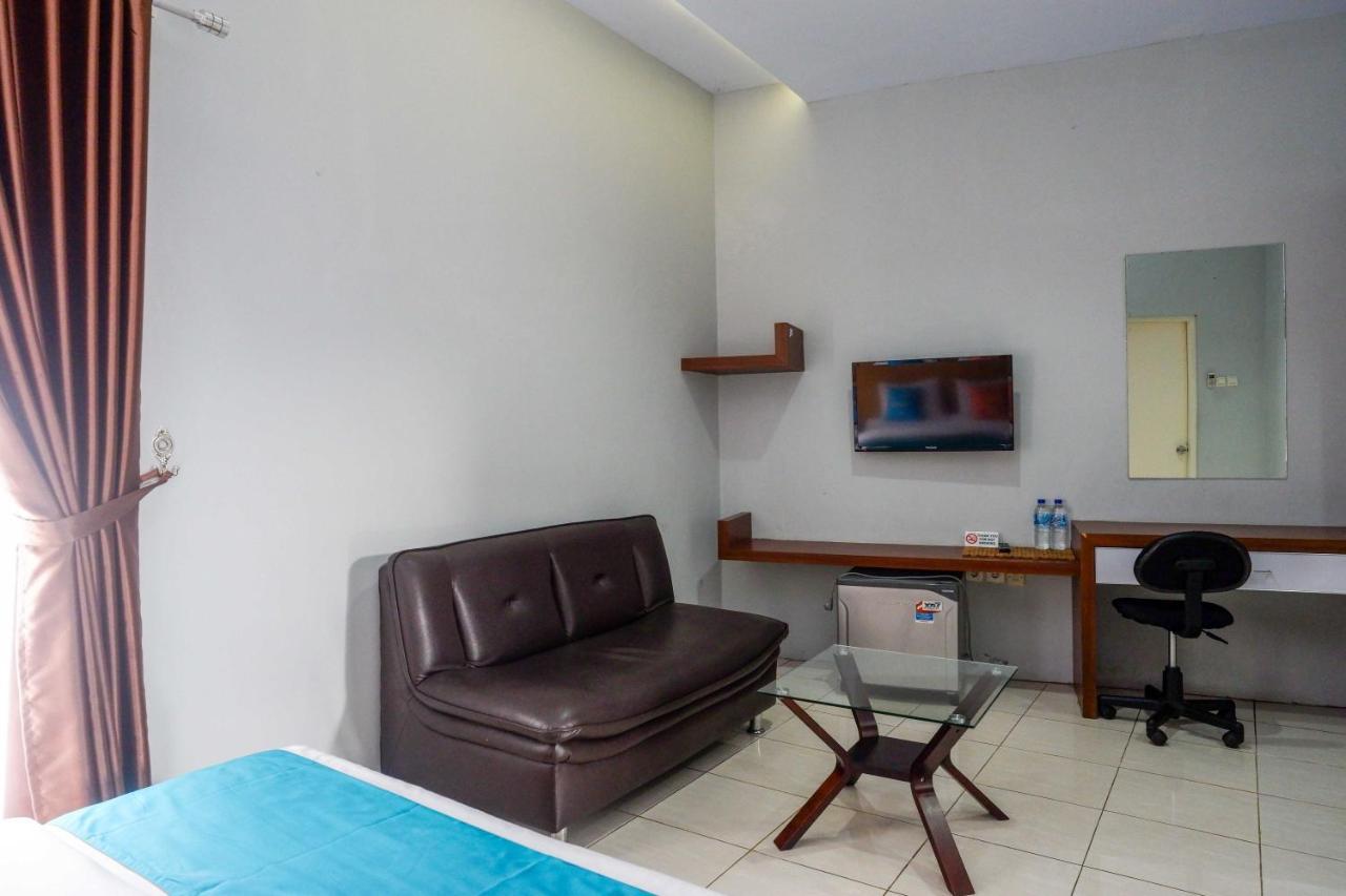Sans Hotel Absari Yogyakarta Jarakan 외부 사진